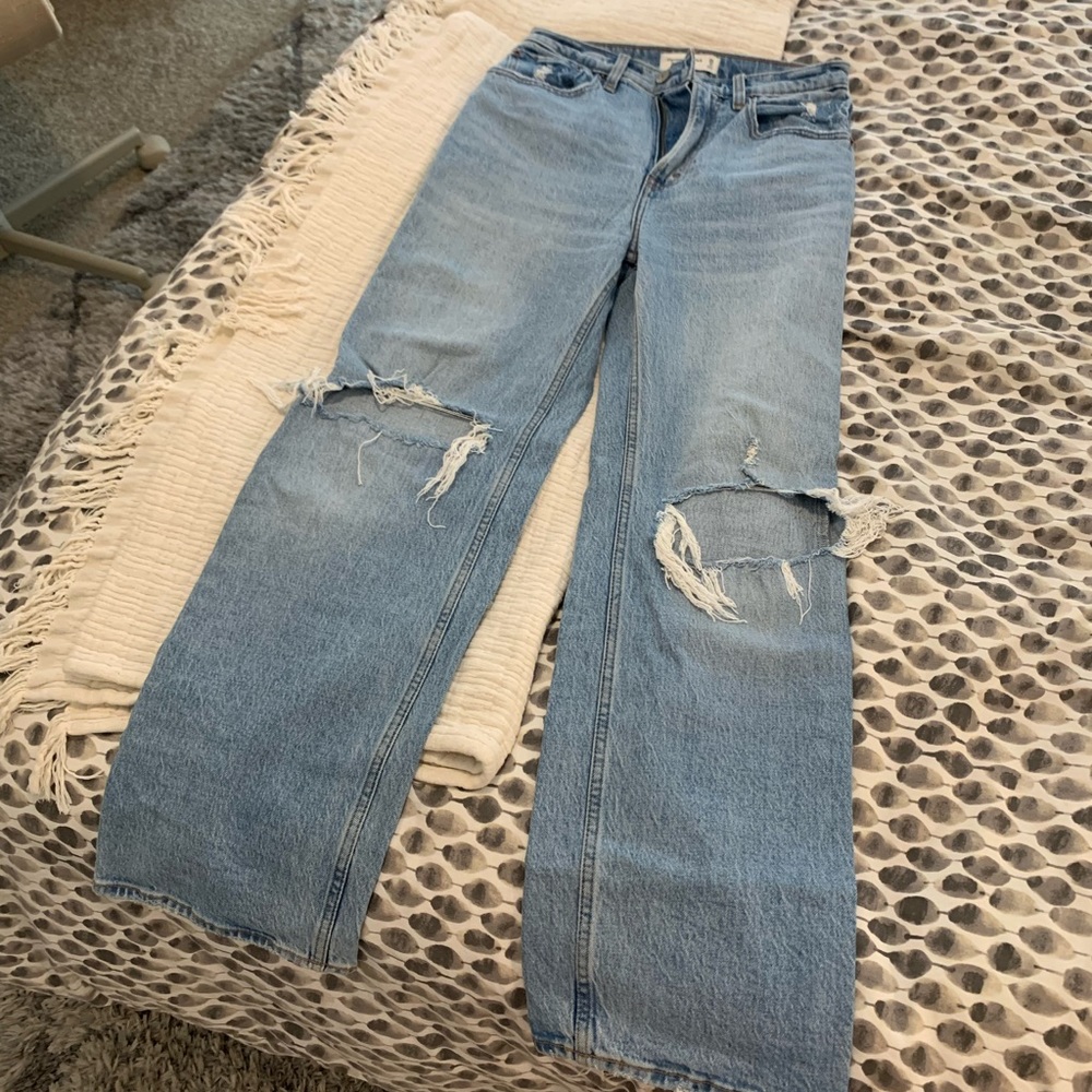 Abercrombie & Fitch The 90’s Relaxed Jean High Rise
